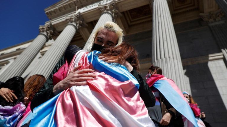Sette giorni di Ley Trans, boom di uomini che si dichiarano donne. Chissà perché