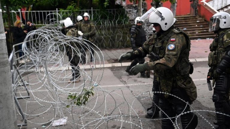 Le mosse di Cina e Russia per approfittare degli scontri in Kosovo