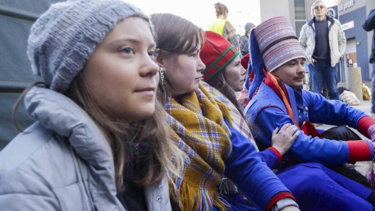 Greta contro le turbine eoliche colonialiste e lo scienziato dominato dall’ecoansia