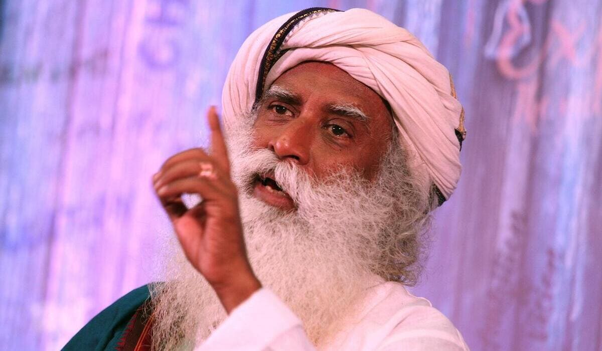 Da Hollywood a Milano tutti matti per Sadhguru, mistico e «guru ignorante» indiano