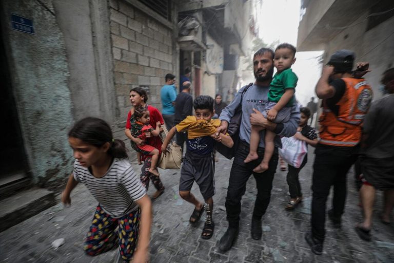 «Noi abitanti di Gaza siamo ostaggi e vittime collaterali dell’orrore»