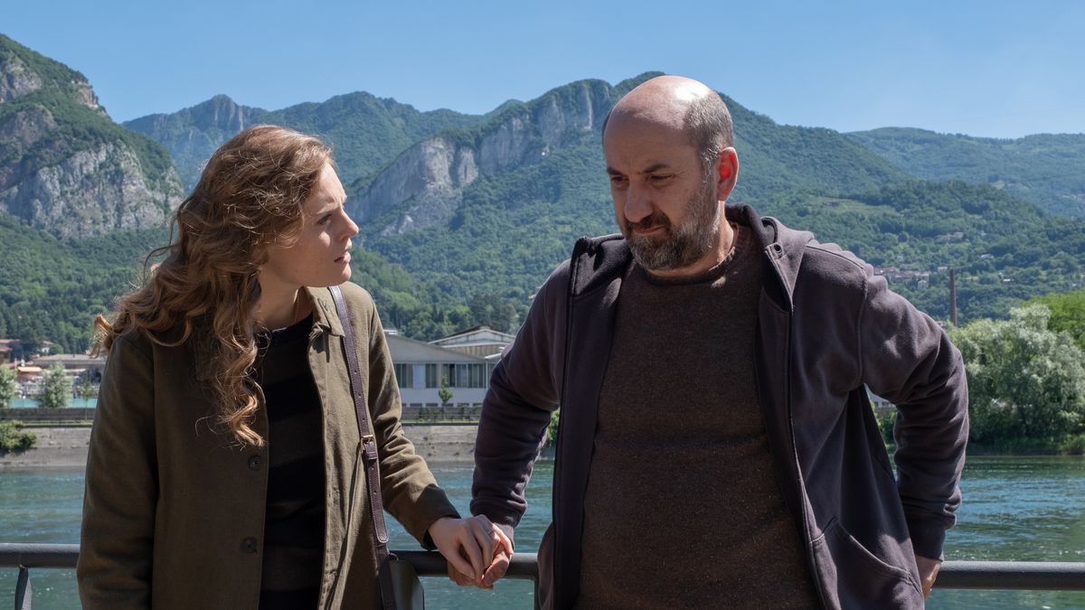 Un fotogramma del film “Cento domeniche” di e con Antonio Albanese