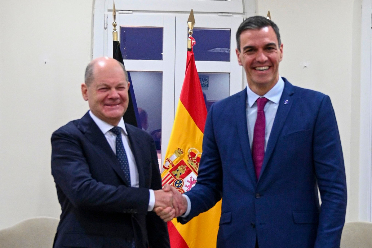 Incontro tra il cancelliere tedesco Olaf Scholz e il primo ministro spagnolo Pedro Sánchez a margine del congresso del Partito socialista europeo a Malaga, 10 novembre 2023