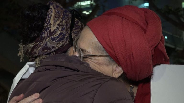 «I nostri figli sono nelle mani di Hamas. Preghiamo perché tornino a casa»
