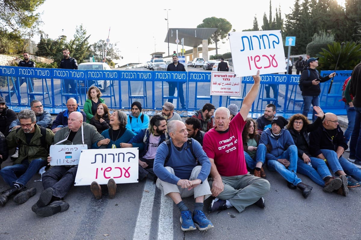 Proteste contro il governo Netanyahu, Gerusalemme, 8 gennaio 2024 Proteste contro il governo Netanyahu, Gerusalemme, 8 gennaio 2024 (Ansa)