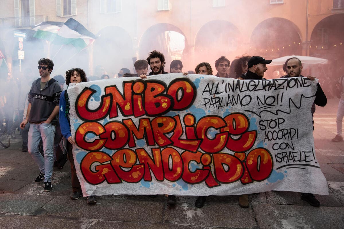 Bologna occupazioni collettivi israele
