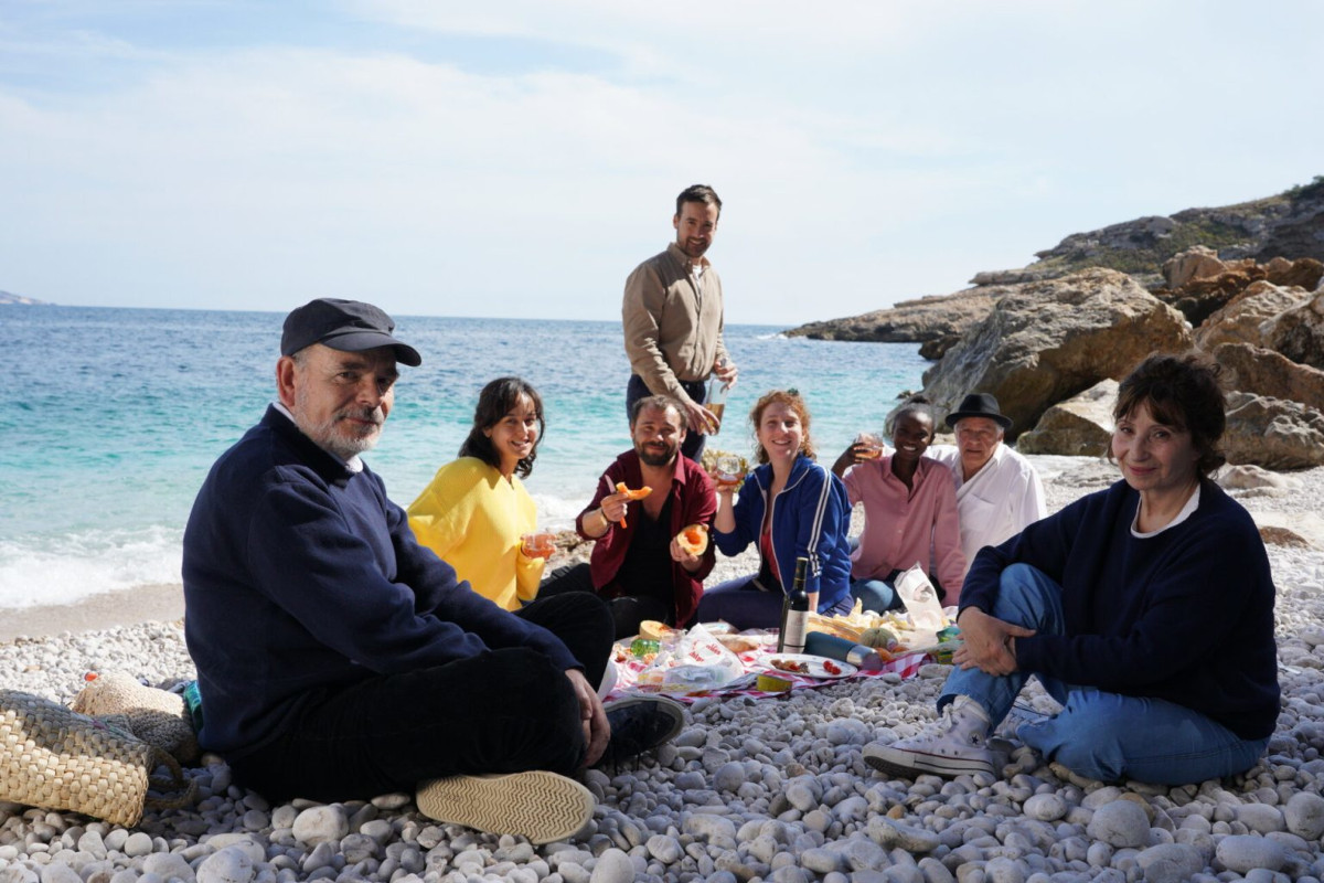 Fotogramma del film “E la festa continua!” di Robert Guédiguian