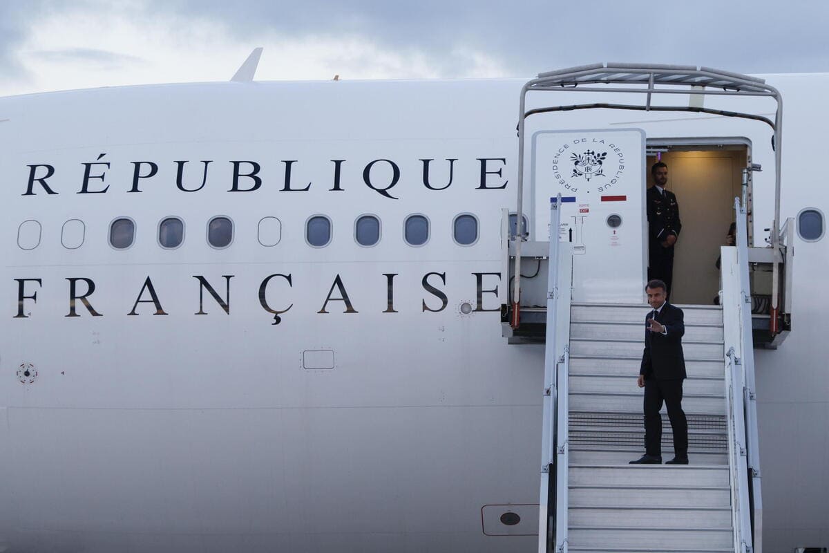 Macron Nuova Caledonia