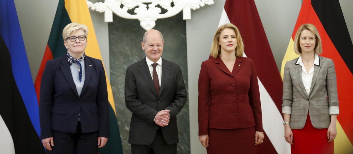 Le donne premier dei paesi baltici insieme al cancelliere tedesco, Olaf Scholz
