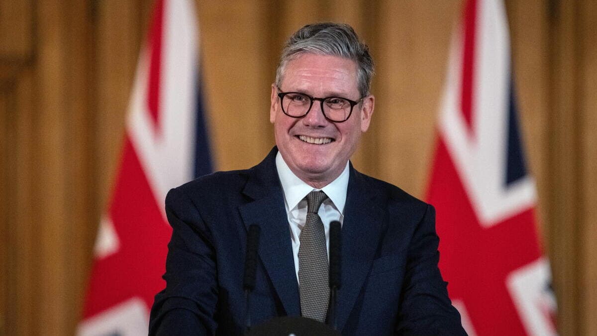 La prima conferenza stampa del nuovo premier inglese, Keir Starmer