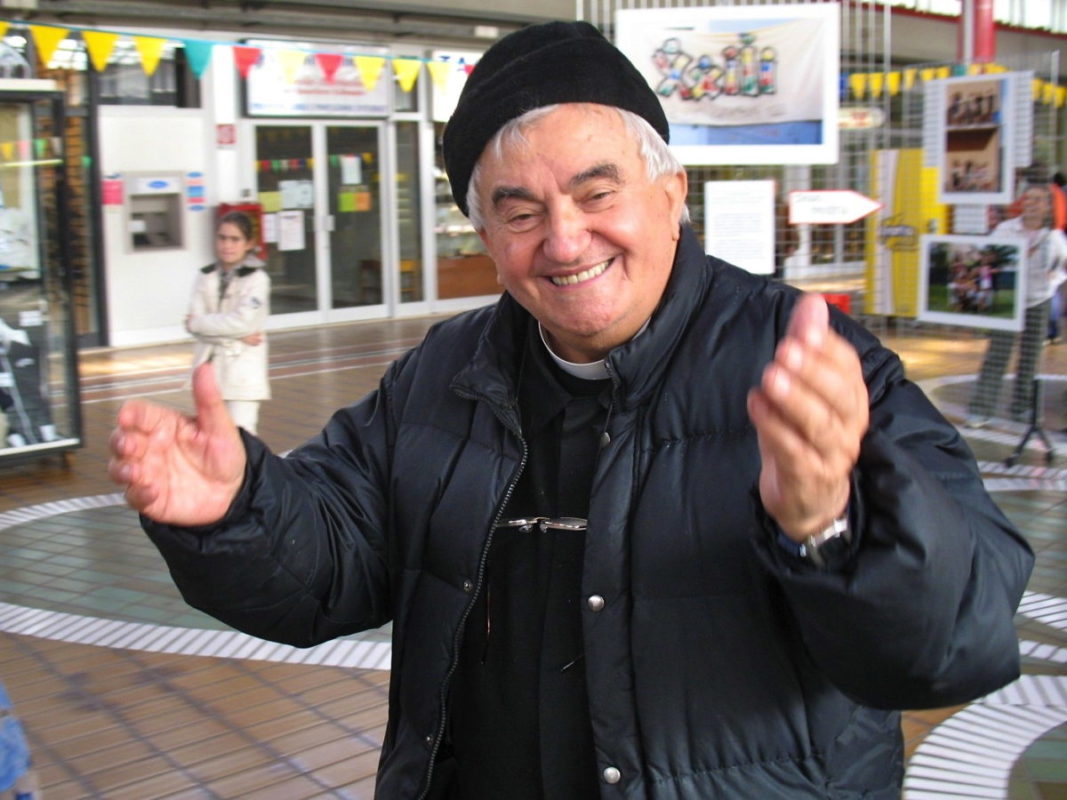 Don Oreste Benzi a Bologna (Foto di Mario Rebeschini)