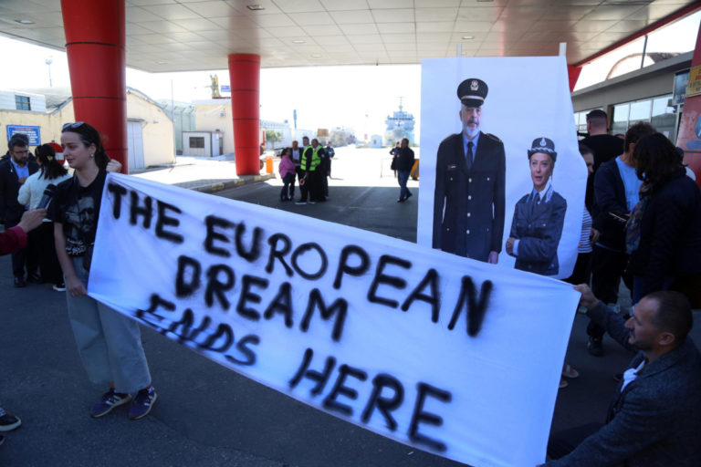 Perché la sinistra proprio non riesce a fare i conti con la realtà dell’immigrazione