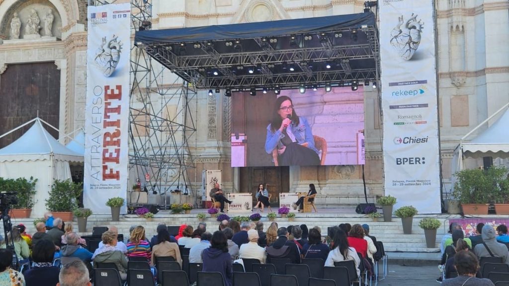 Annalisa teggi con Davide Rondoni alla presentazione del libro su san Francesco e Giussani a Bologna