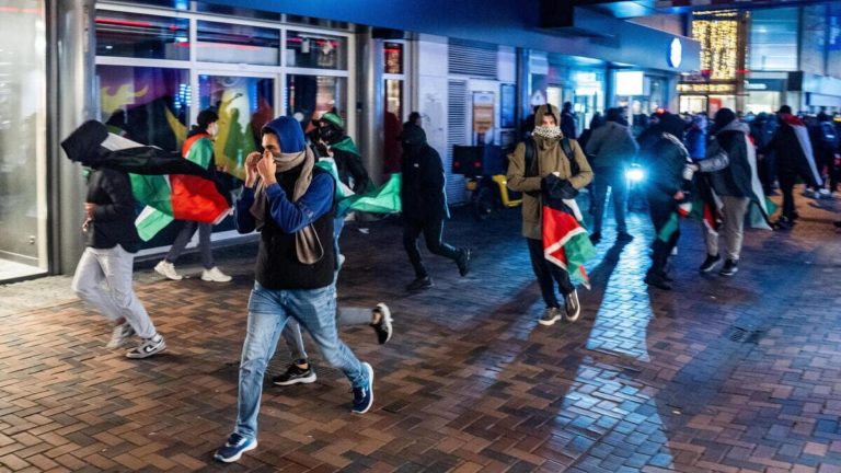 Altro che scontri tra tifosi, ad Amsterdam è stata una “caccia all’ebreo”