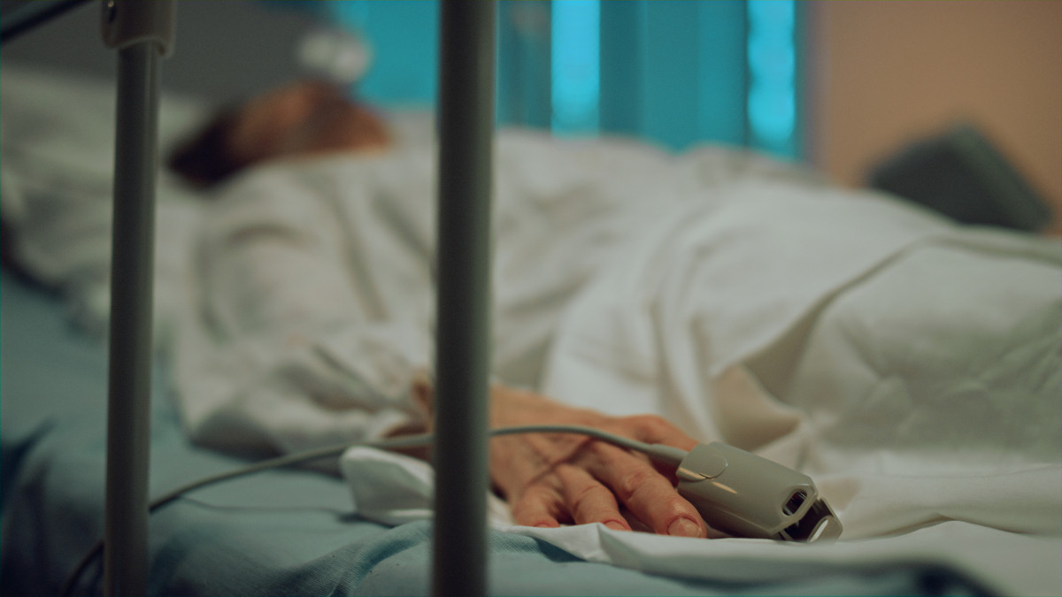 Malato su un letto di ospedale