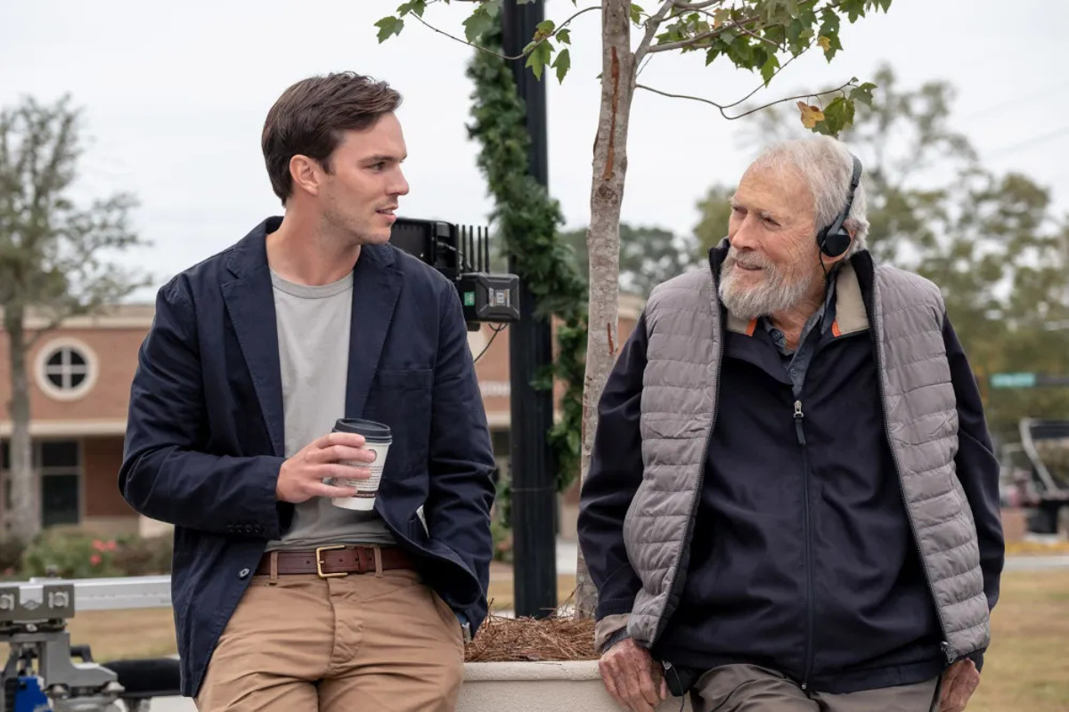 Clint Eastwood e Nicholas Hoult sul set del film “Giurato numero 2”