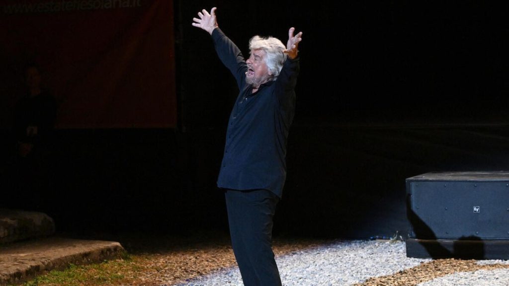 Il fondatore del M5s, Beppe Grillo (foto Ansa)