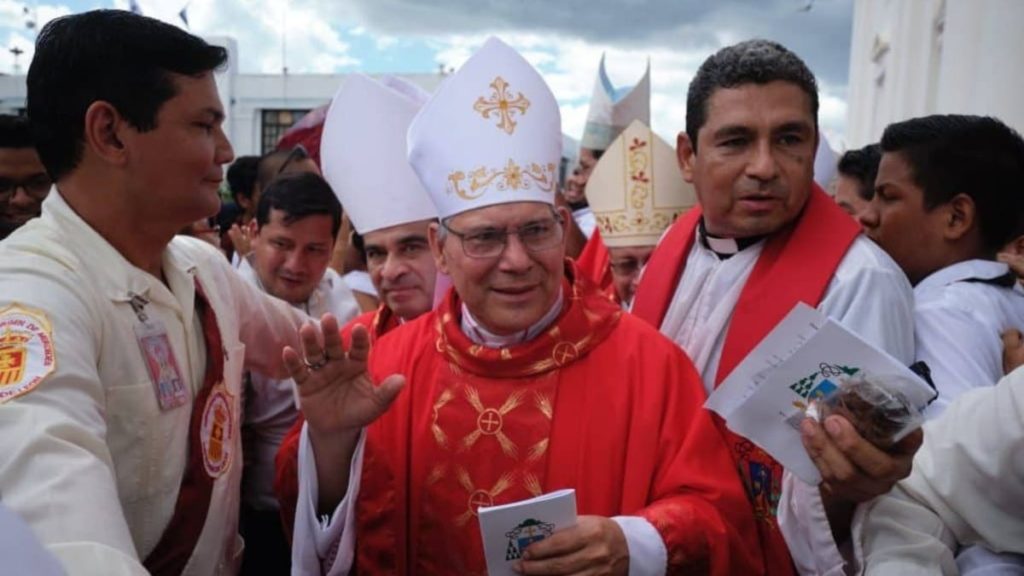 Monsignor Carlos Enrique Herrera Gutiérrez è stato esiliato dal regime in Guatemala