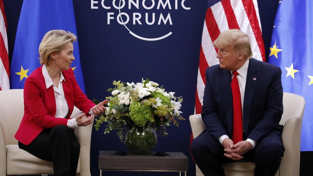 Un incontro del 2020 tra Donald Trump e Ursula von der Leyen