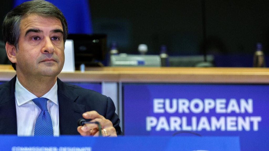 Raffaele Fitto, Bruxelles, 12 novembre 2024 (foto Ansa)