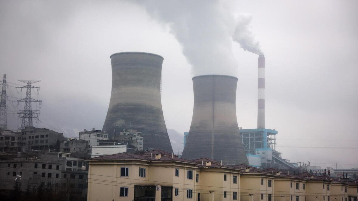 Una delle 1.161 centrali elettriche a carbone funzionanti in Cina