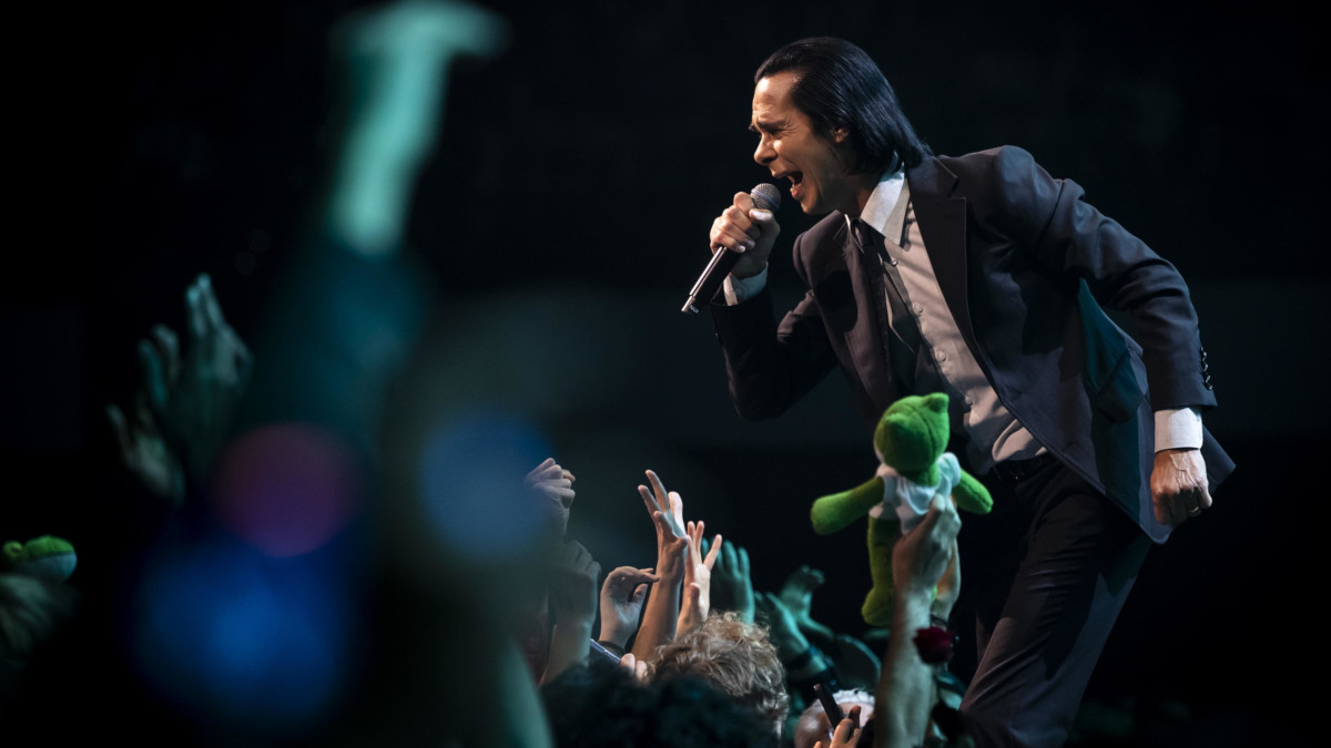 Nick Cave and The Bad Seeds a Lisbona per il “Wild God Tour”, 27 ottobre 2024 (foto Ansa)