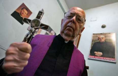 Padre Amorth: «Nella lotta col diavolo possiamo fare la nostra parte. Occorre la fede» – VIDEO